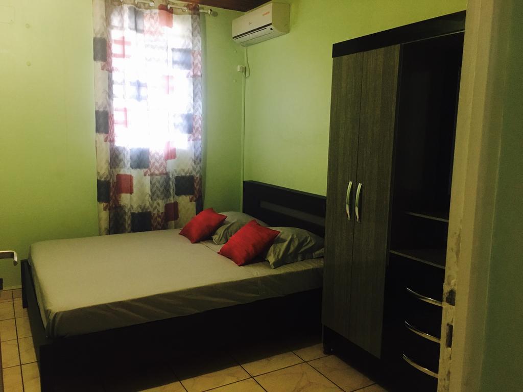 Le Papillon Apartment Le Moule Luaran gambar