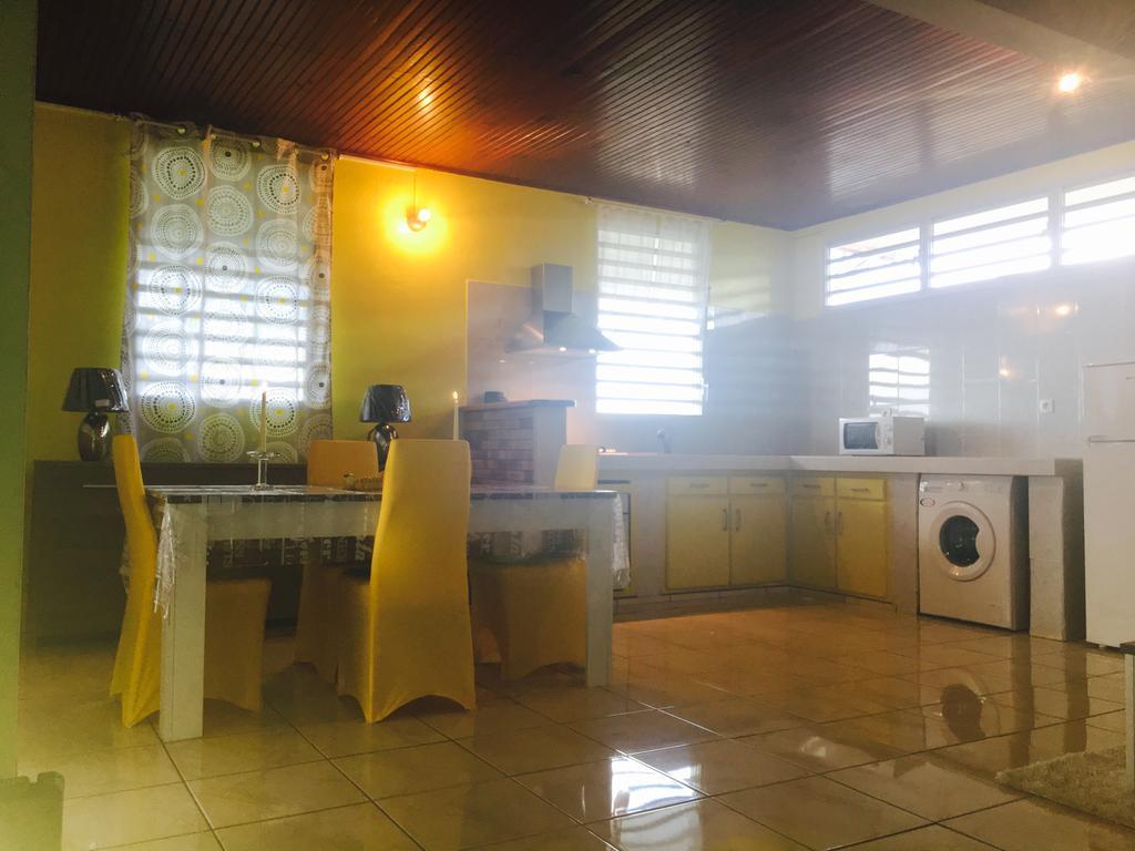Le Papillon Apartment Le Moule Luaran gambar